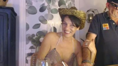 Frau_Nina from France