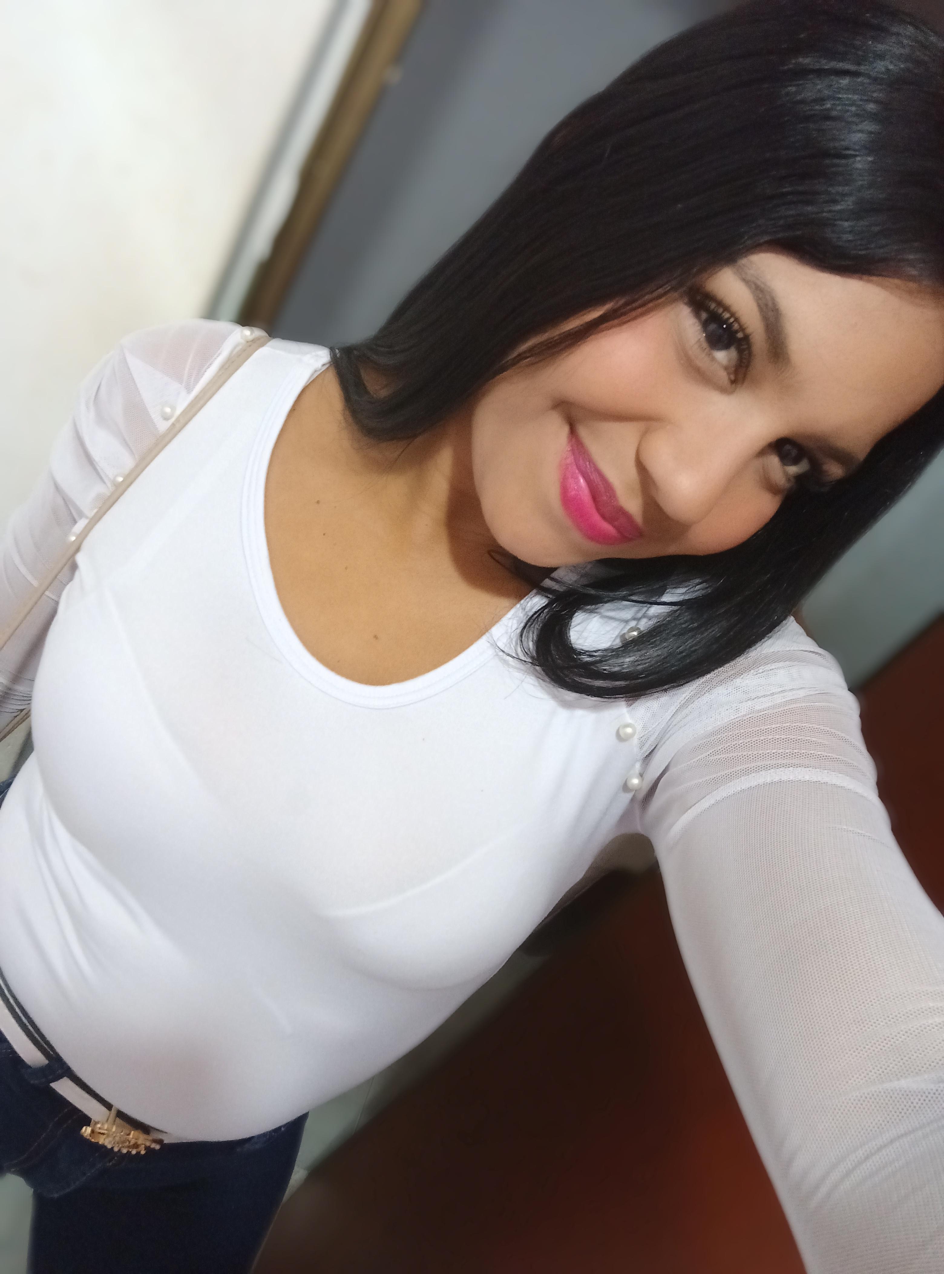Girl_hotpee Profile Image