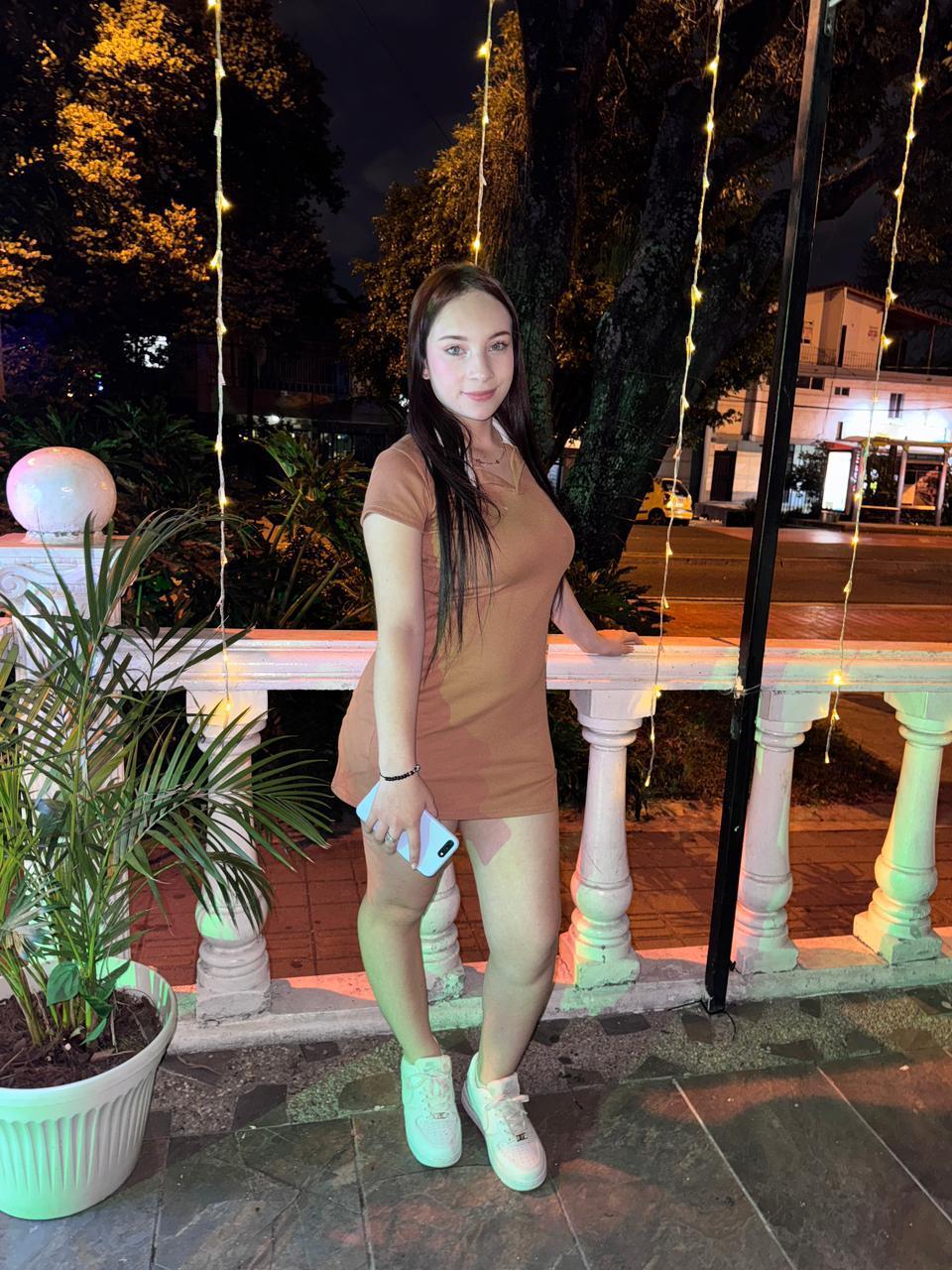 camdyhot from Colombia