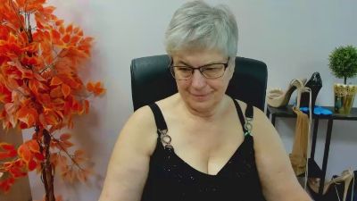 femmeIRIS from Germany