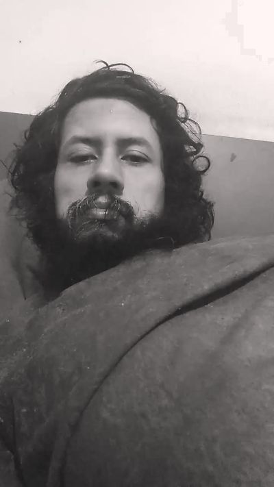follo_adicto30 from United Kingdom
