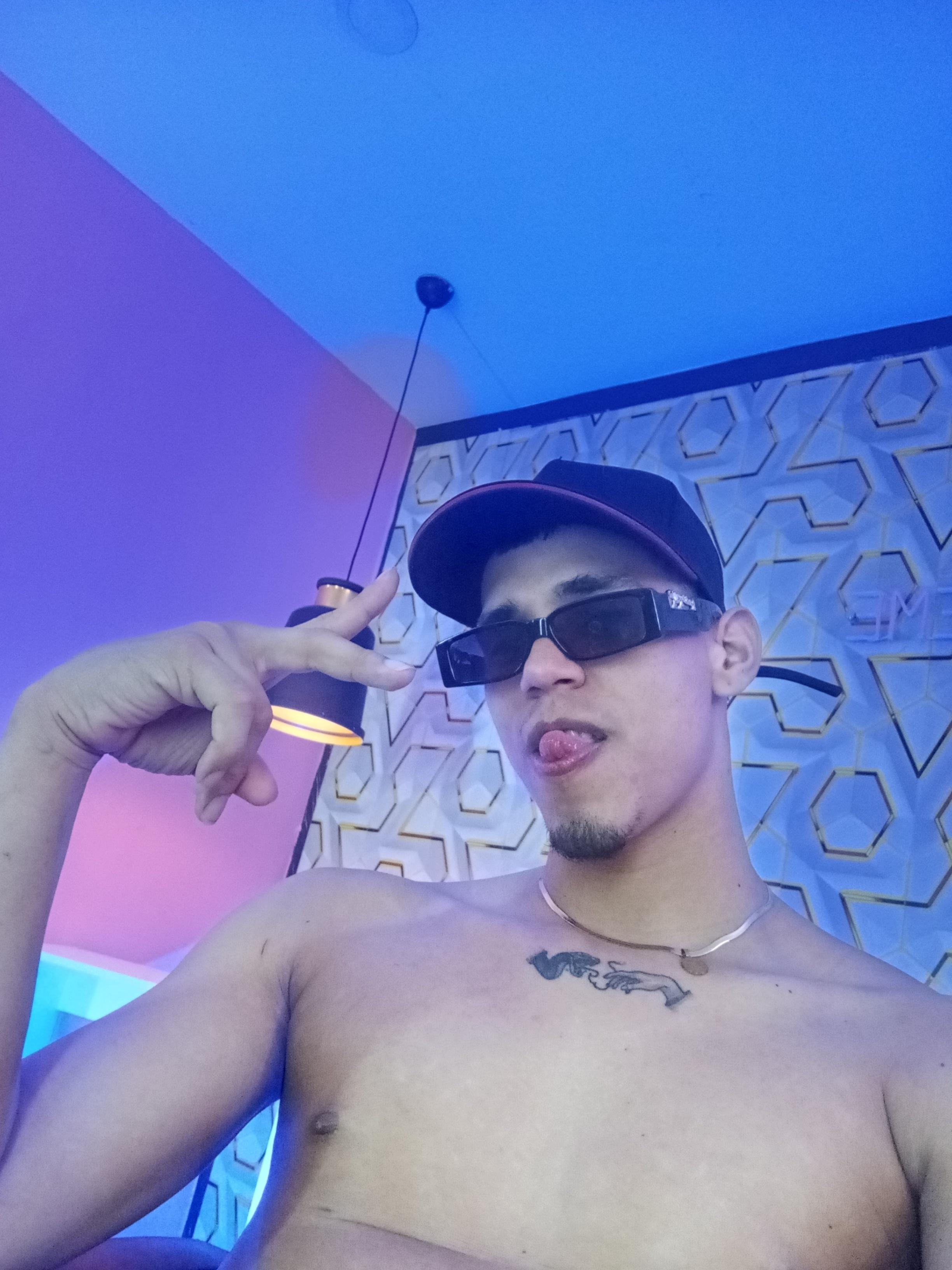 jhoeder_boy_sex from United States